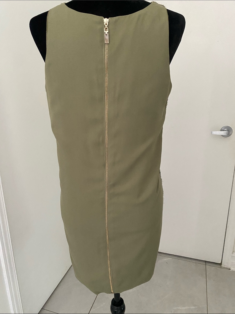 English Rose Mini Sheath Dress w breaded Geo-Pattern in Coral & Green Sze Medium - Picture 4 of 15